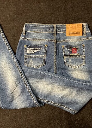 26 Beden Dsquared2 işlemeli skinny jean