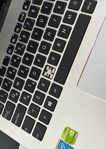 ASUS Laptop - Görsel 4