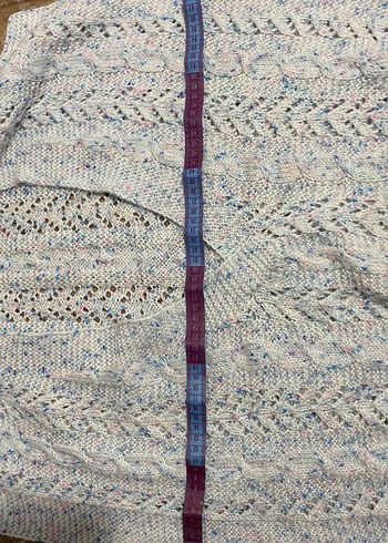 Beyaz El Örgüsü V Yaka Kadın Süveter - Görsel 2