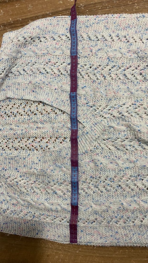 Beyaz El Örgüsü V Yaka Kadın Süveter - Görsel 2