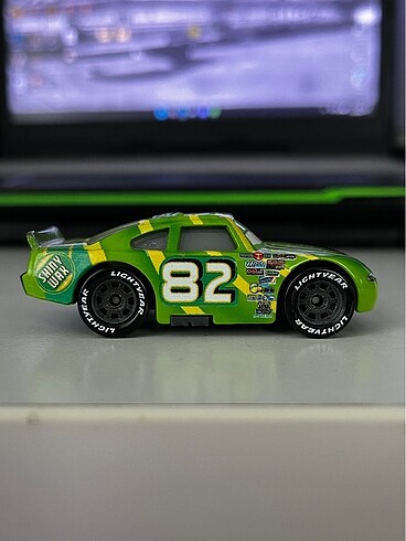 Beden 2021 Disney Pixar Cars Darren Leadfoot 82 numara yarışçı