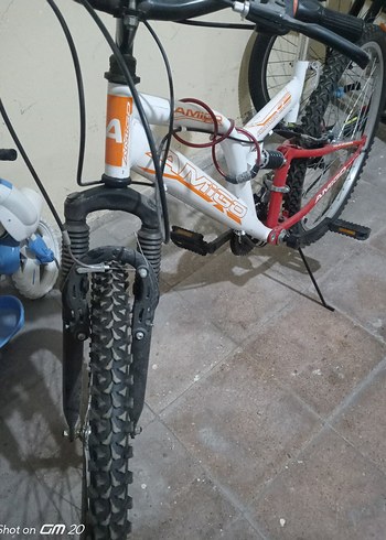 Diğer Beyaz ve renkli çocuk bisikleti