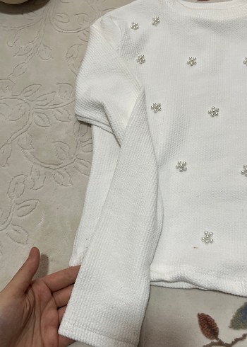 Nakışlı Beyaz Kısa Kollu Kadın Kazak - Görsel 2