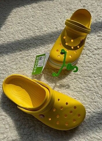 38 Beden sarı Renk Crocs terlik Orjinal bez torbalı 36 40 arası numaralari mevcut