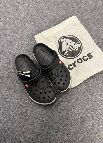 44 Beden siyah Renk Crocs terlik Orjinal bez torbalı 36 45 arası numaralari mevcut