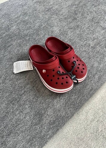Crocs crocband burgundy etiketli barkodlu QR kodu mevcut 36- 