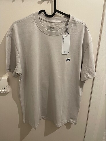 Lee Tshirt