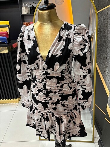 m Beden Yazlık mini elbise