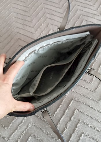 Guess Gri Deri Kadın Çanta - Görsel 6