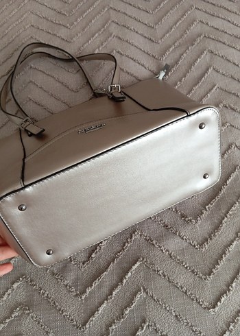 Guess Gri Deri Kadın Çanta - Görsel 4