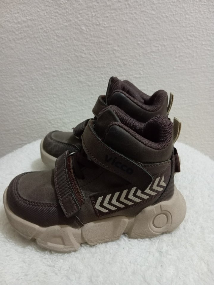 Erkek Çocuk Kahverengi Kaydırmaz Bantlı Bot - Görsel 2