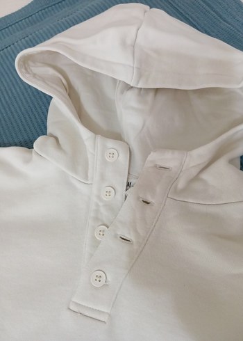 Düğmeli Kapüşonlu Erkek Çocuk Beyaz Sweatshirt - Görsel 2