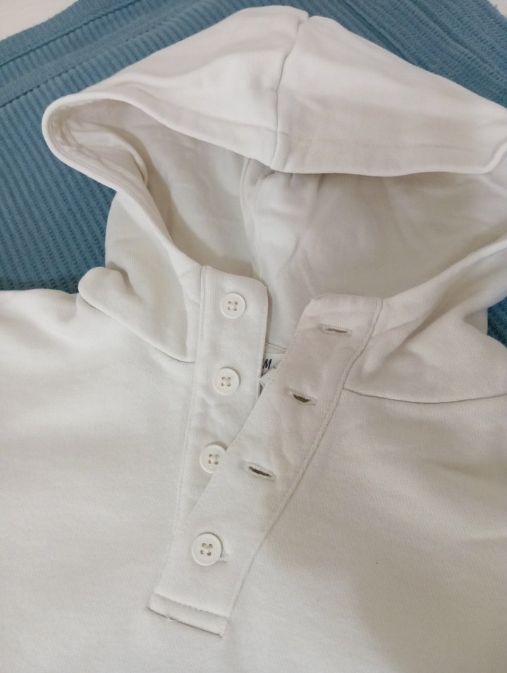 Düğmeli Kapüşonlu Erkek Çocuk Beyaz Sweatshirt - Görsel 2