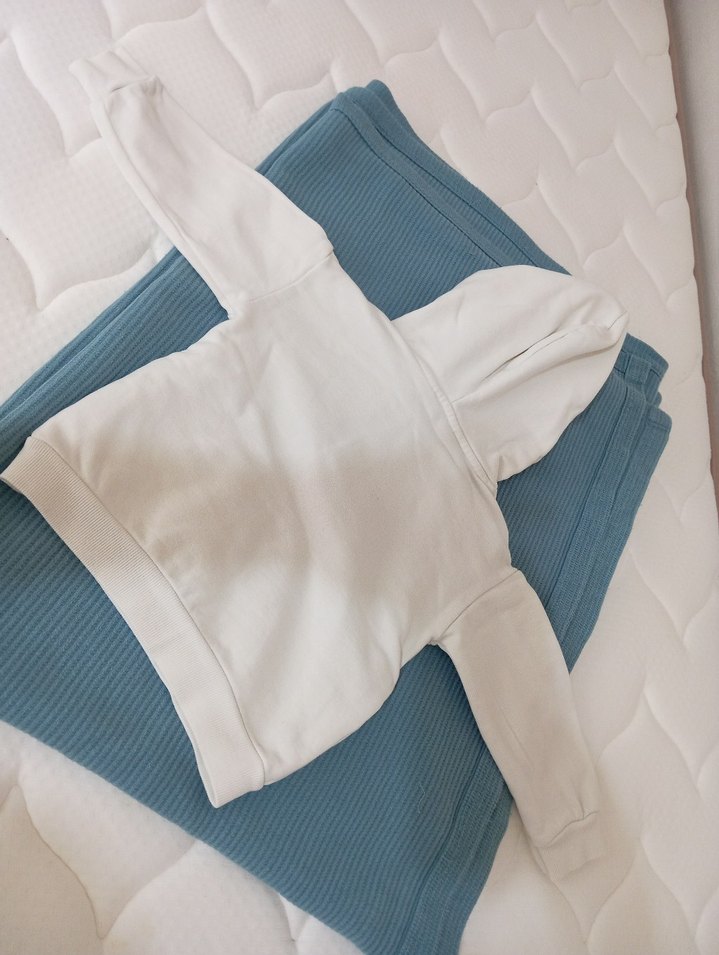 Düğmeli Kapüşonlu Erkek Çocuk Beyaz Sweatshirt - Görsel 4