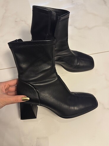 Kadın bot Stradivarius