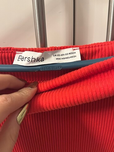 s Beden Bershka kırmızı elbise