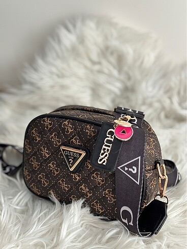 AKSESUARLI GUESS