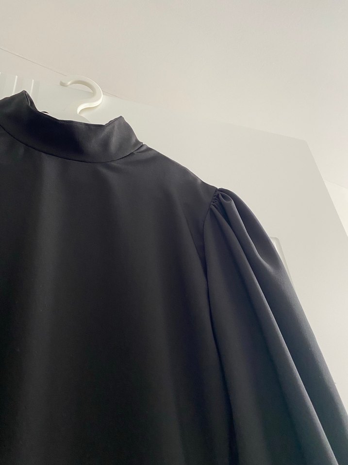 Balon Kol Kemerli Siyah Elbise - Görsel 3