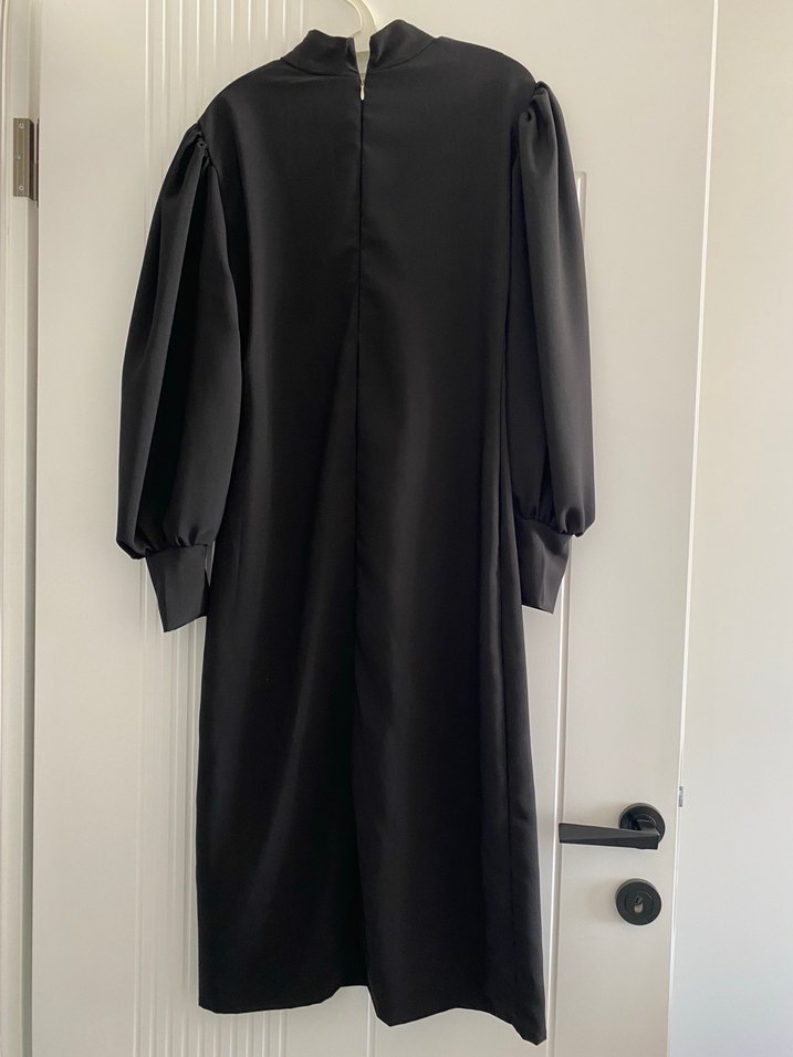 Balon Kol Kemerli Siyah Elbise - Görsel 4