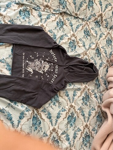 Kapşonlu sweatshirt