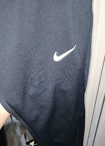 Nike Nike dri fit eşofman altı L beden giyenede olur orjinaldir