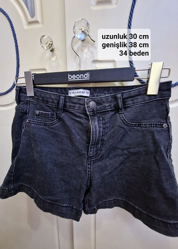 Kadın Siyah Denim Kemerli Midi Şort