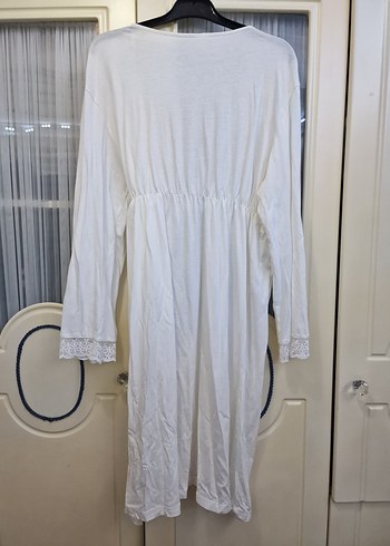 Uzun Kollu Beyaz Midi Kadın Sabahlık - Görsel 4