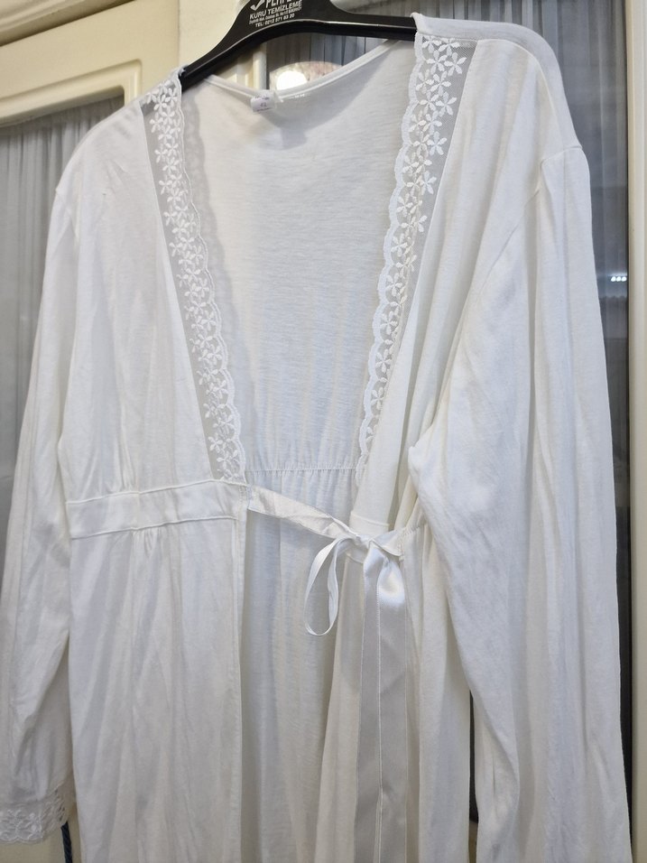 Uzun Kollu Beyaz Midi Kadın Sabahlık - Görsel 3