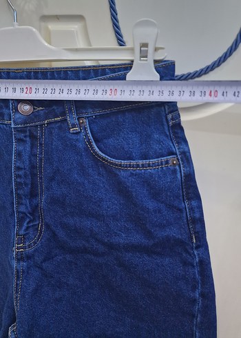Kadın Mavi Kemerli Mini Denim Şort - Görsel 2