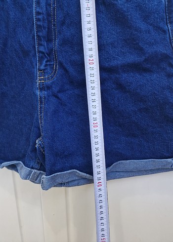 Kadın Mavi Kemerli Mini Denim Şort - Görsel 3