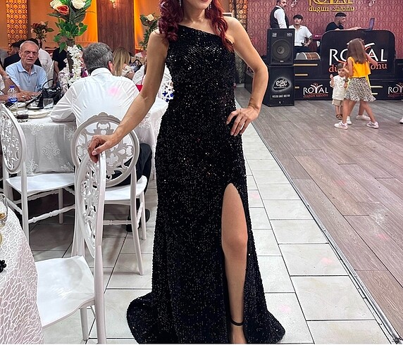 xs Beden ABİYE KUYRUKLU PUL PAYET ELBİSE