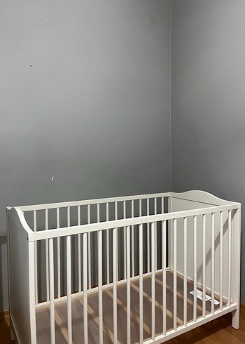 Beyaz Bebek Beşiği