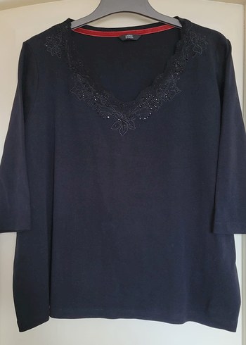 M&S Siyah İşlemeli Boncuklu V Yaka Bluz - Görsel 5