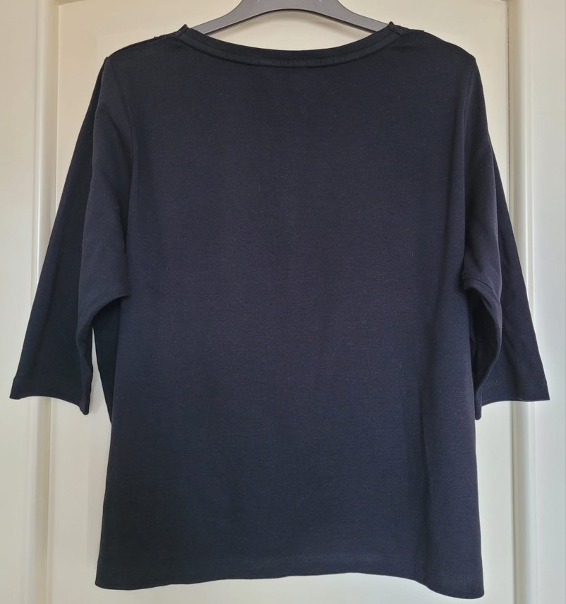 M&S Siyah İşlemeli Boncuklu V Yaka Bluz - Görsel 4