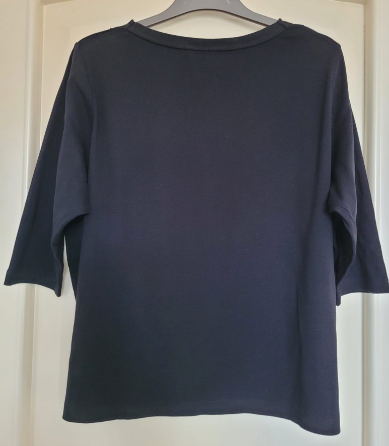 M&S Siyah İşlemeli Boncuklu V Yaka Bluz - Görsel 2