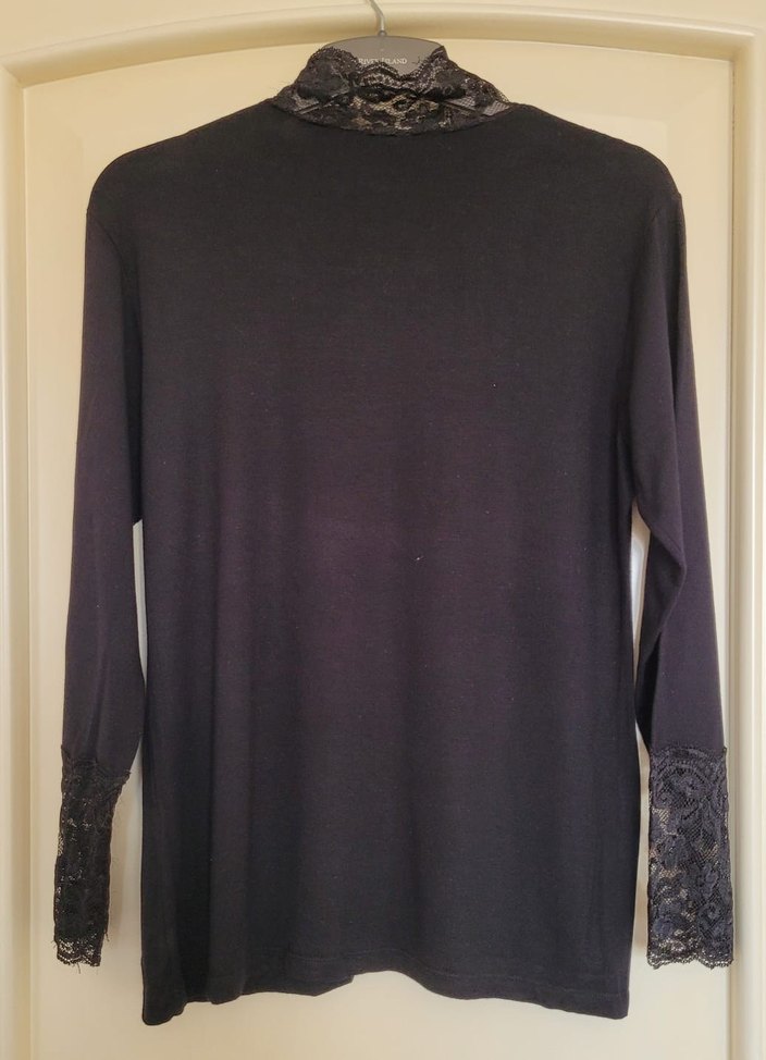 Gusto Dantel Detaylı Siyah Yüksek Yaka Uzun Kollu Bluz - Görsel 5