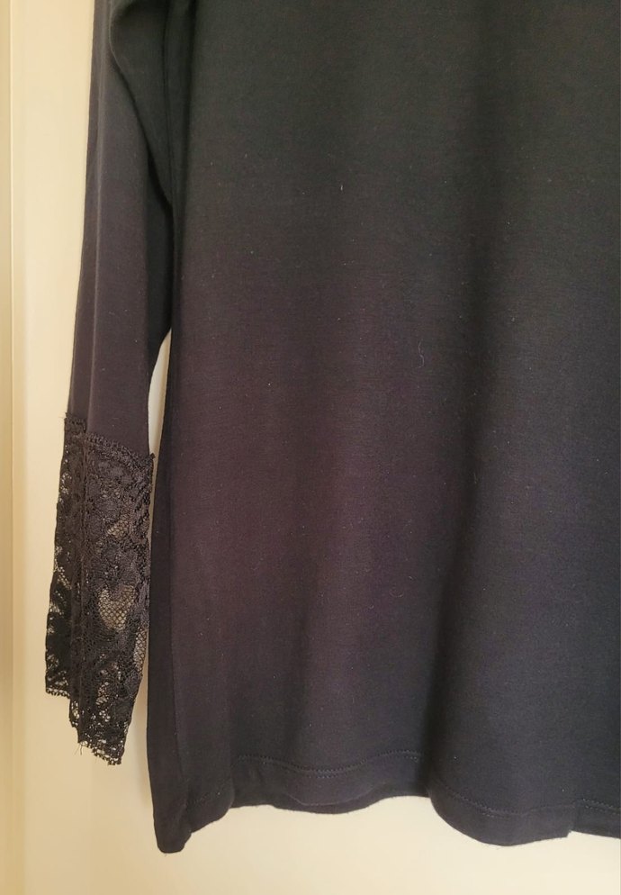 Gusto Dantel Detaylı Siyah Yüksek Yaka Uzun Kollu Bluz - Görsel 3