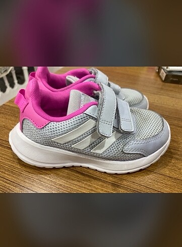26 Beden gri Renk Adidas çocuk ayakkabısı