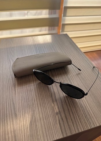 Giorgio Armani siyah güneş gözlüğü - Görsel 4