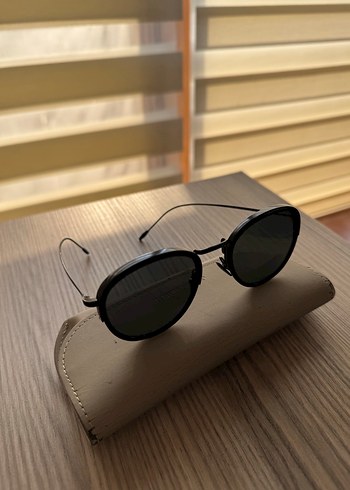 Giorgio Armani siyah güneş gözlüğü - Görsel 2