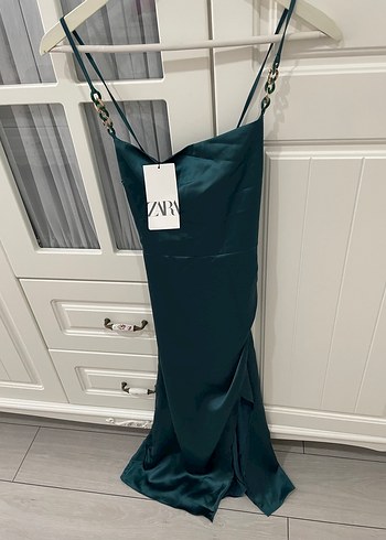 Zara etiketli elbise