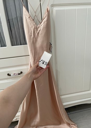 Zara etiketli elbise