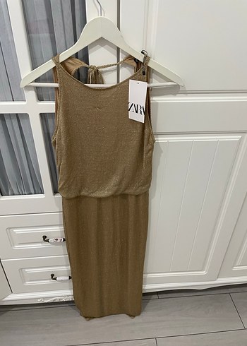 Zara etiketli elbise