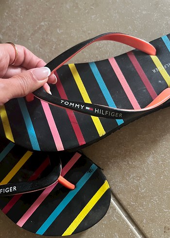 37 Beden çeşitli Renk #TommyHilfiger #parmakarasi #terlik 37no
