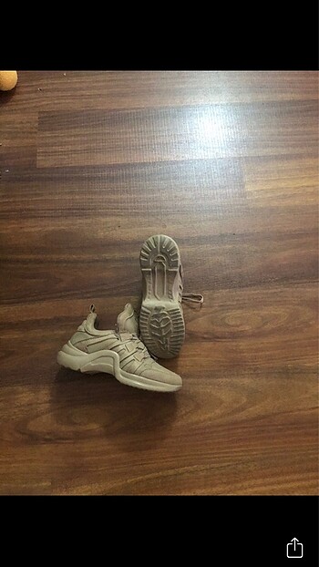 39 Beden Rahat Spor Ayakkabı ?