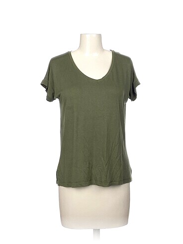 Diğer T-shirt %70 İndirimli.