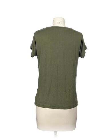 m Beden Diğer T-shirt %70 İndirimli.
