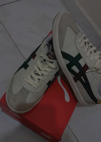 Kadın Beyaz Spor Ayakkabı Velcro Detaylı