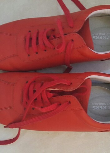 40 Beden kırmızı Renk 40 numara Dockers ayakkabı