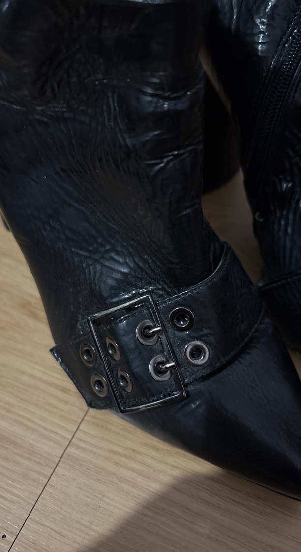 Siyah Deri Yılan Desenli Gotik Tokalı Botlar - Görsel 2